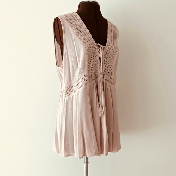 Torrid Blush Sleeveless Top - Picture 4 of 7